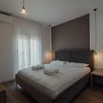 Sara & Esi 3* Korce